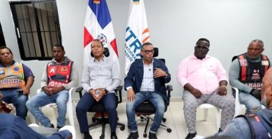 Imagen editorial relacionada con Intrant revisa paradas de motoconchos: los requisitos que pedirán