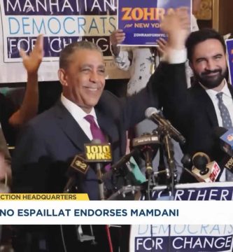Zohran Mamdani y Adriano Espaillat durante un acto político en Nueva York