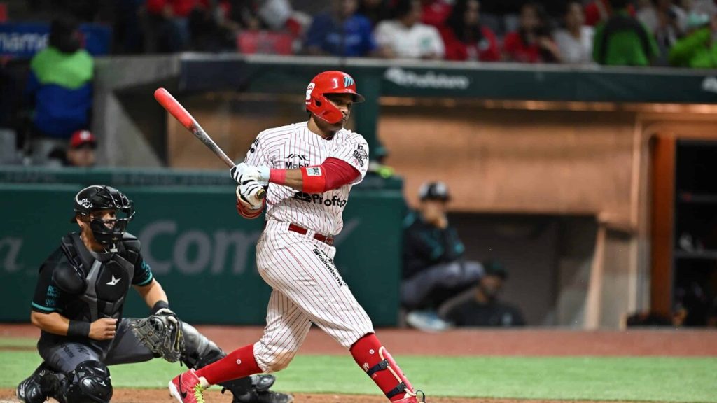 Robinson Canó durante una cobertura deportiva sobre su futuro con las Estrellas Orientales