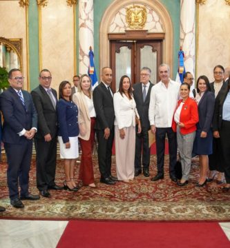 Autoridades durante la juramentación del Comité Dominicano de Salud Mental Penitenciaria.