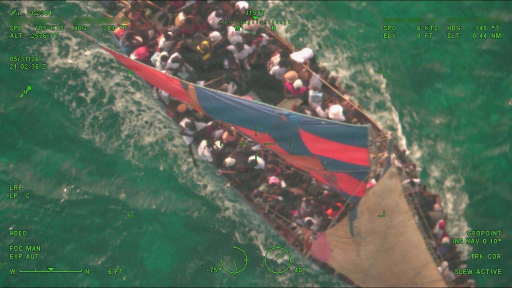 Embarcación con 240 haitianos interceptada cerca de las Islas Turcas y Caicos.